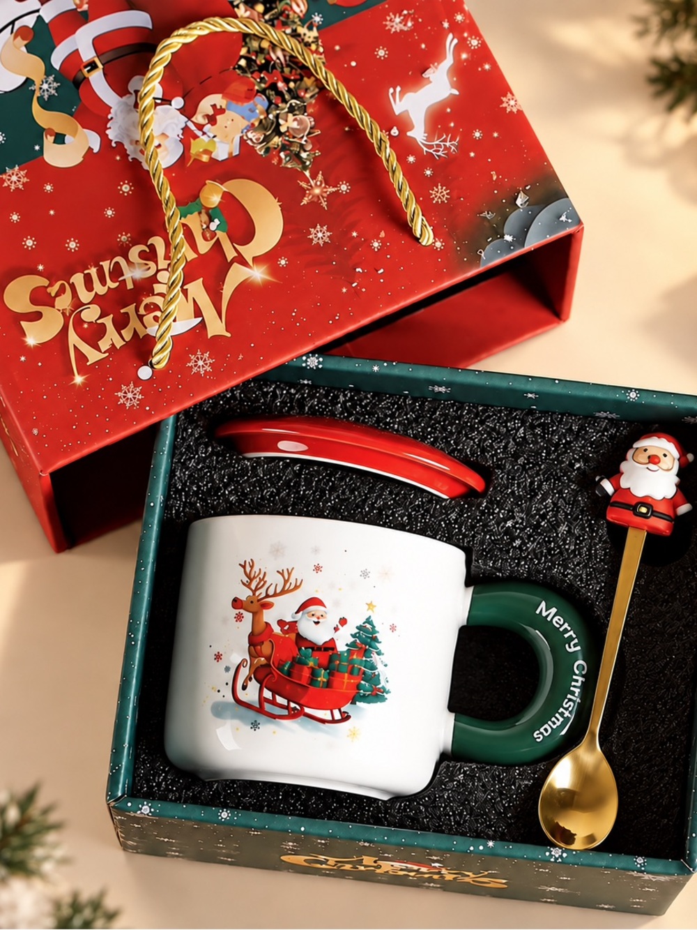 Christmas Mug Gift Set with Lid, Decorative Spoon & Gift Box